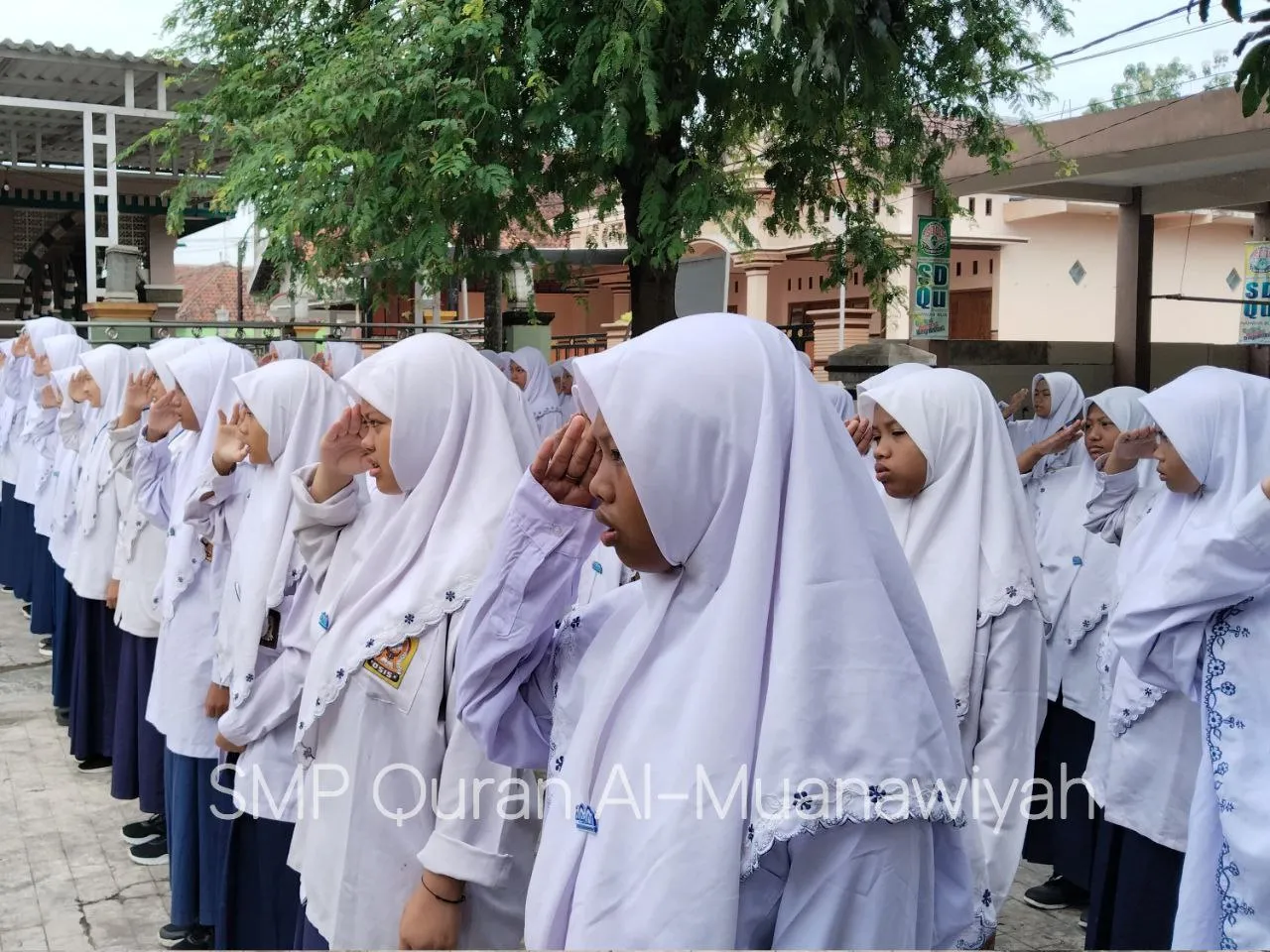 Upacara memperingati hari pahlawan 2025 di smp quran al-muanawiyah
